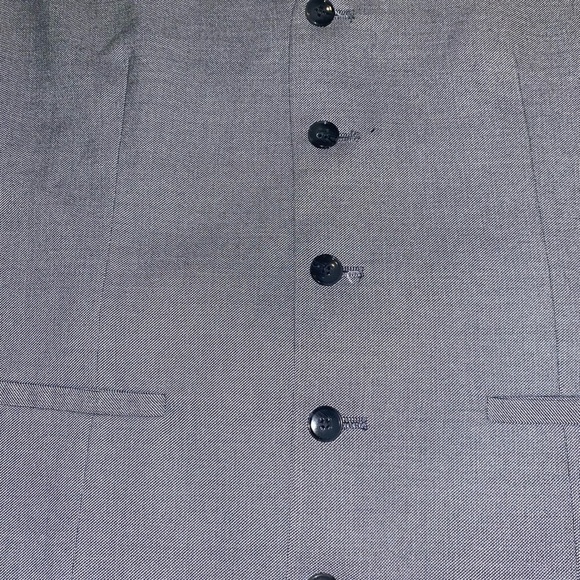 Men’s Medium Vest - Picture 5 of 8